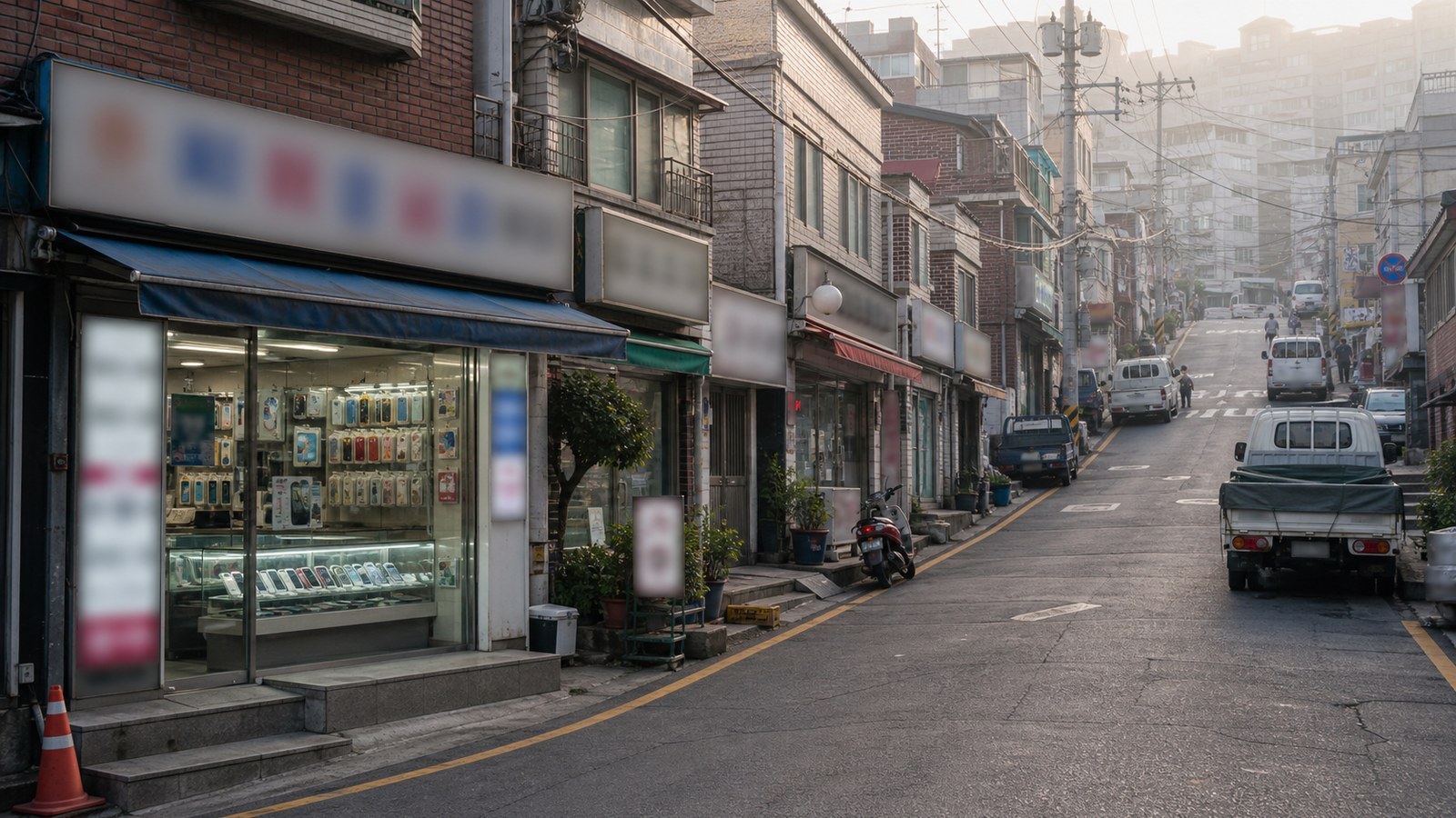 창동역 광장과 상가 거리가 이어지는 풍경, 창동 휴대폰 매장가